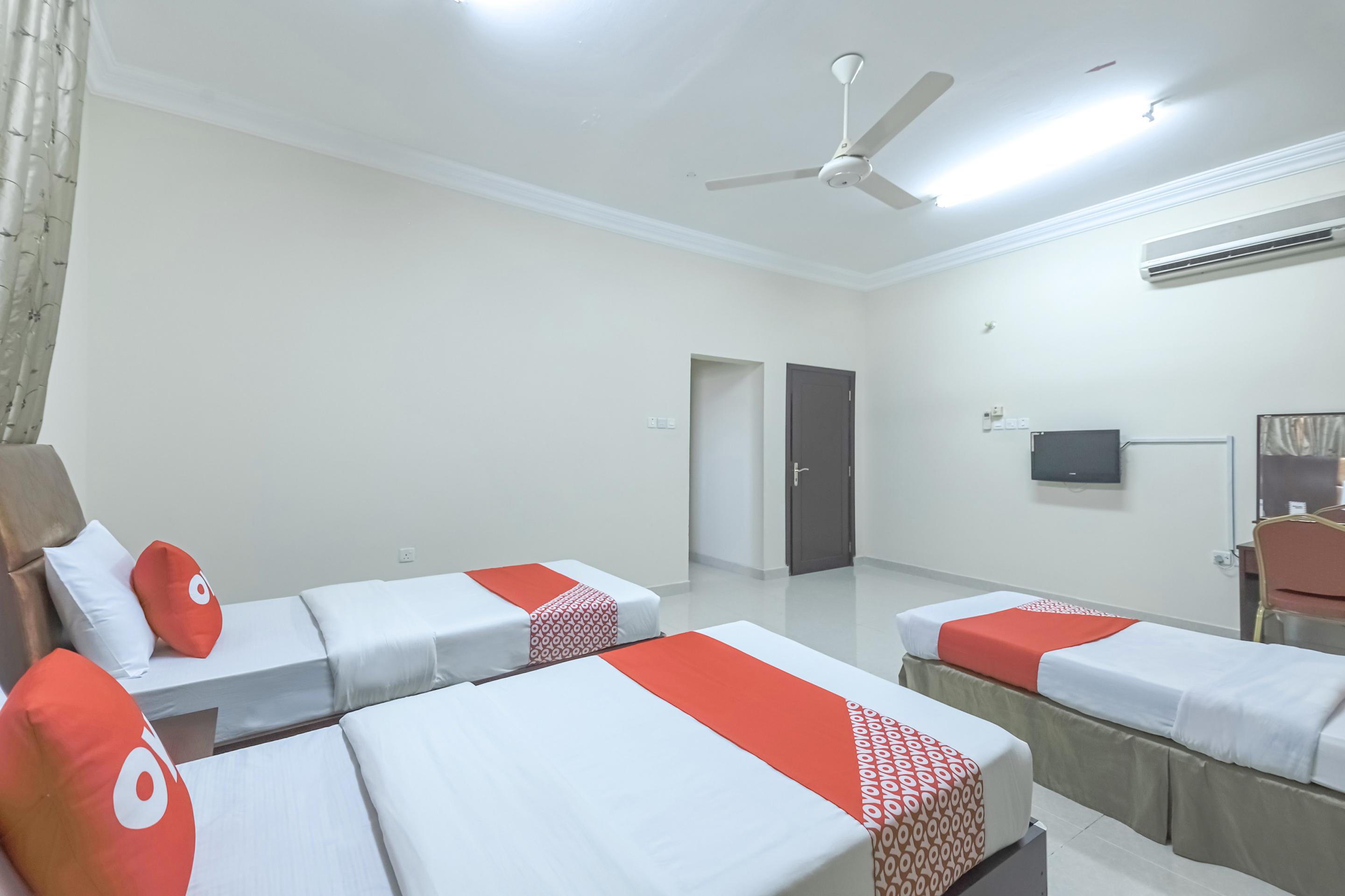 Super Oyo 111 Al Thabit Hotel Sur Exterior photo