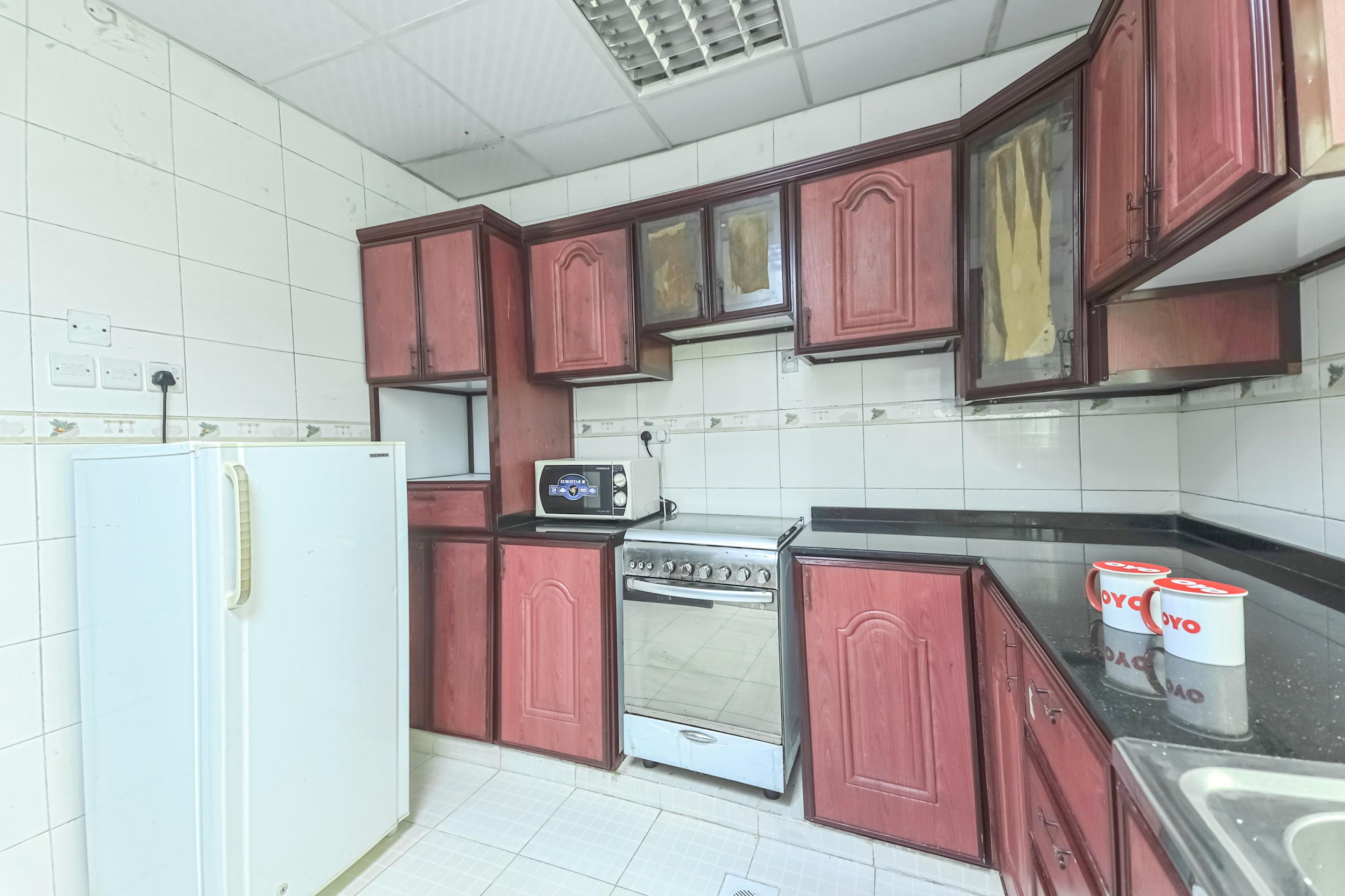 Super Oyo 111 Al Thabit Hotel Sur Exterior photo
