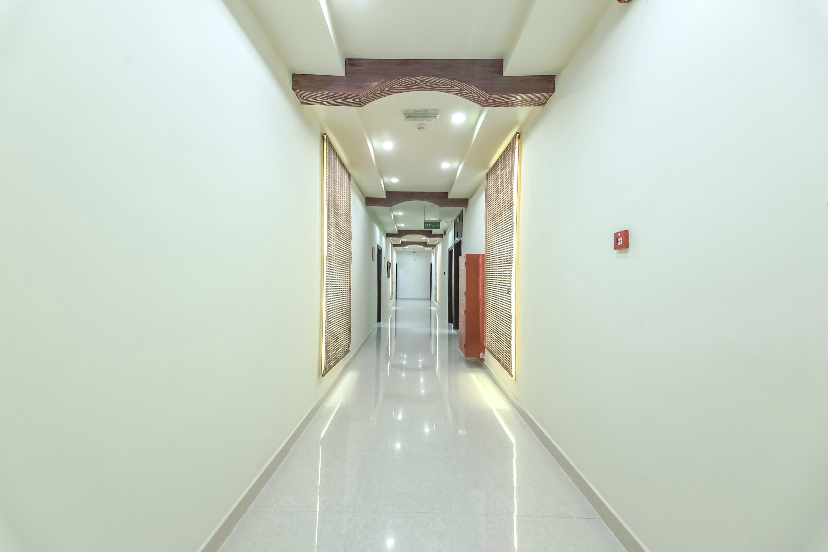 Super Oyo 111 Al Thabit Hotel Sur Exterior photo